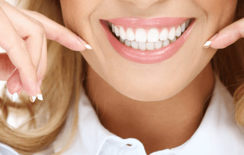 Tratamientos de estética dental;