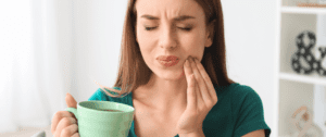 por qué se produce la sensibilidad dental después del blanqueamiento